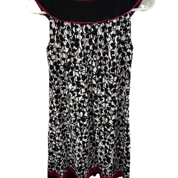 Black and White Sleeveless Dress with Pink Accents - Picture 3 of 4